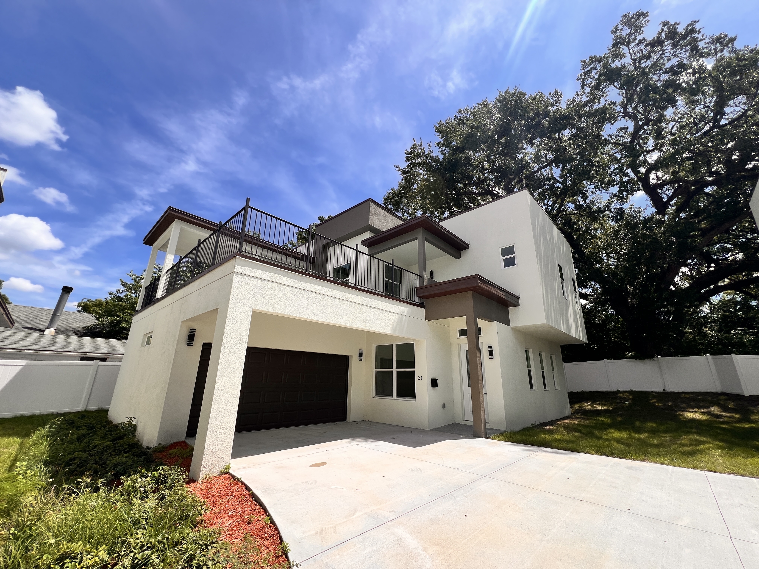 21 North Hampton Avenue