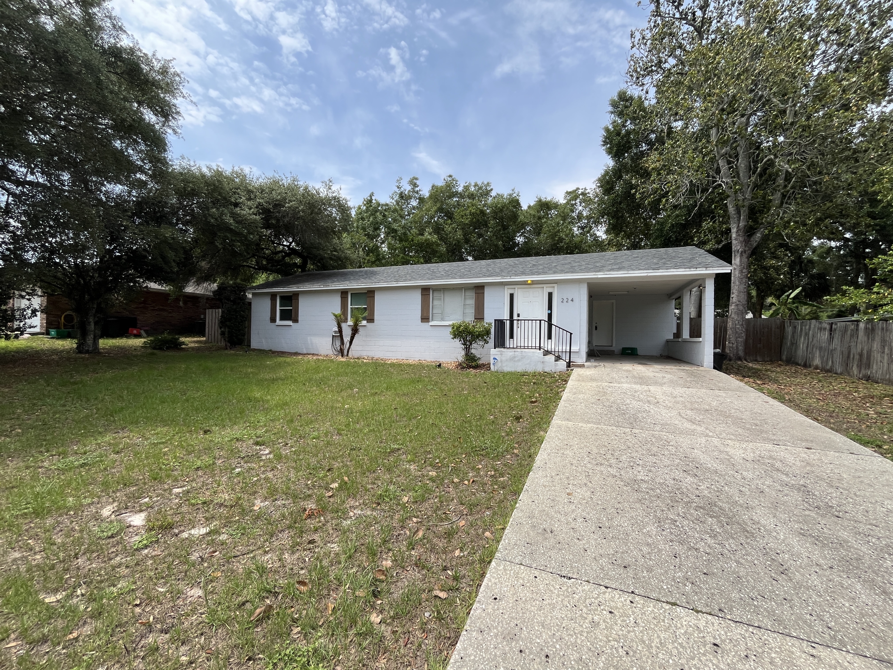 224 Lakewood Dr