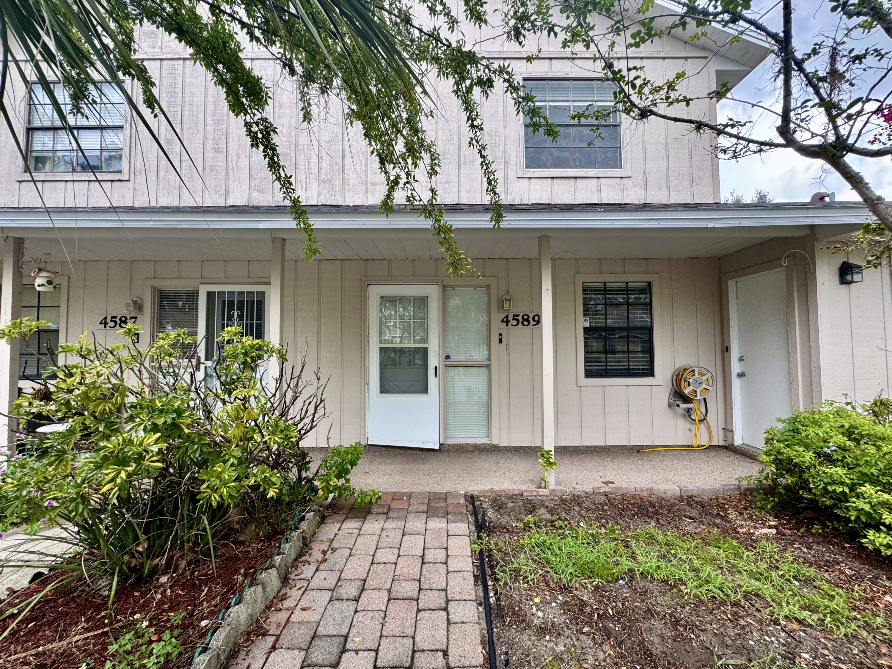 4589 Lighthouse Circle