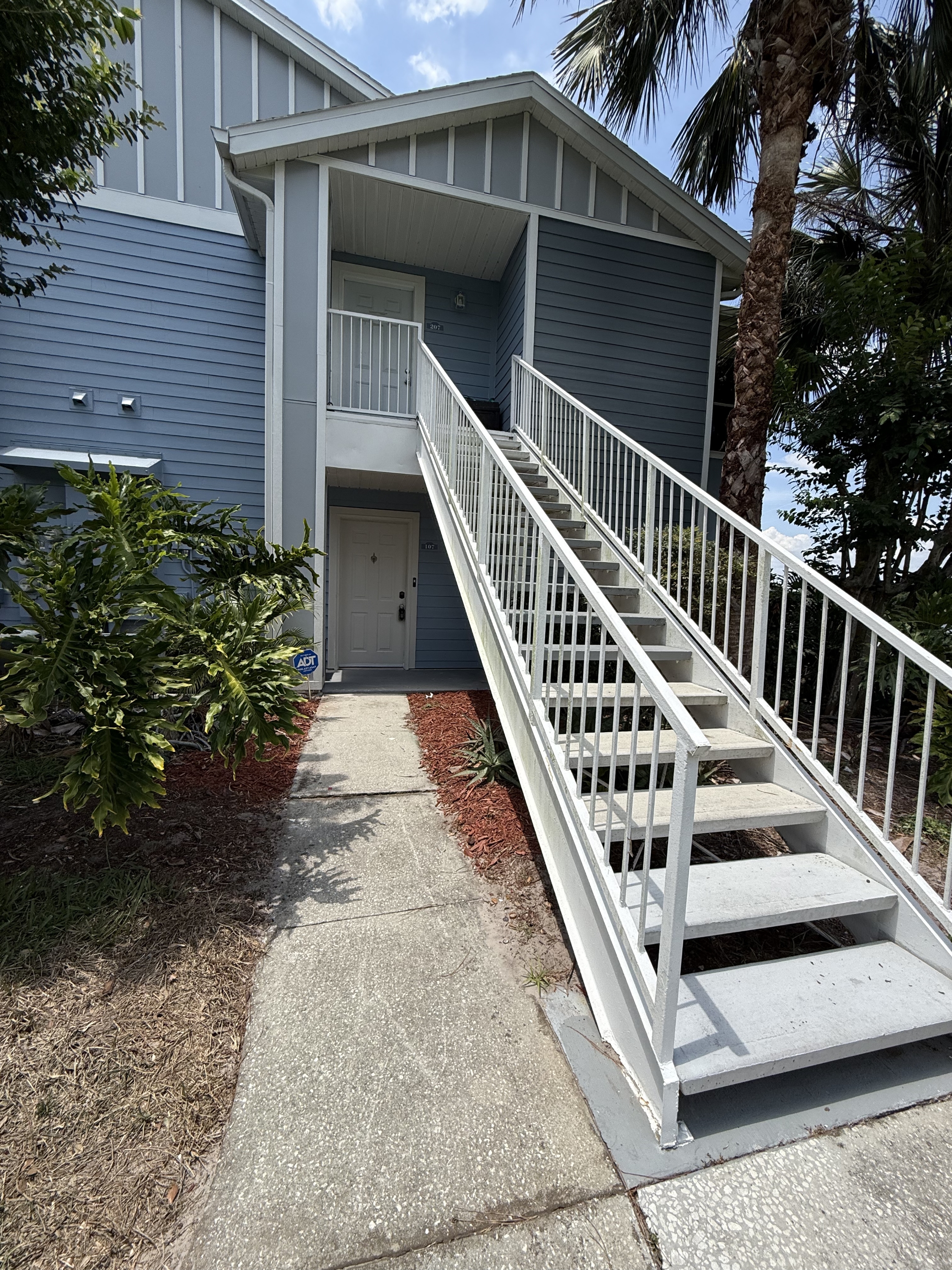 2501 Grassy Point Drive