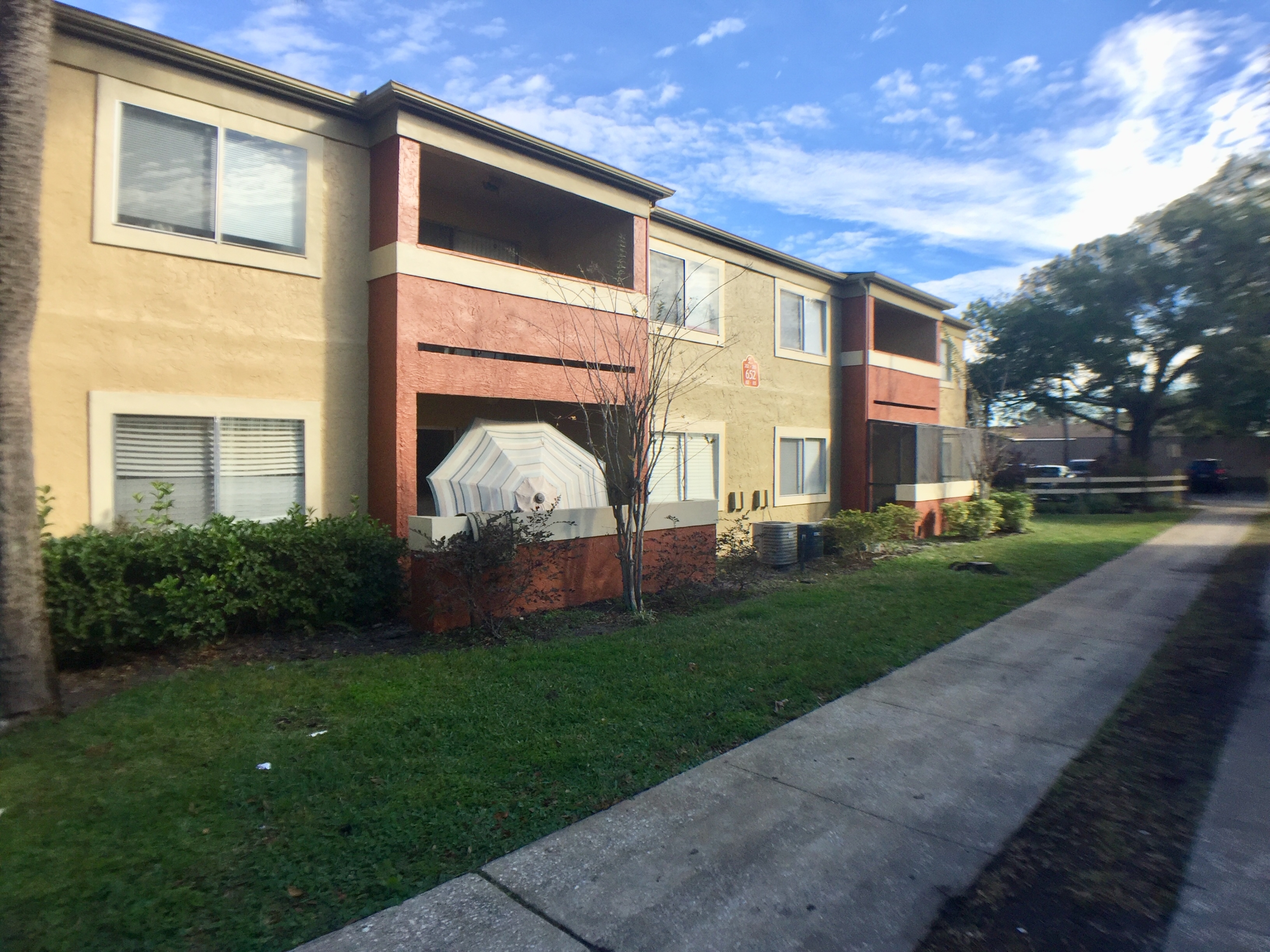 652 Kenwick Circle