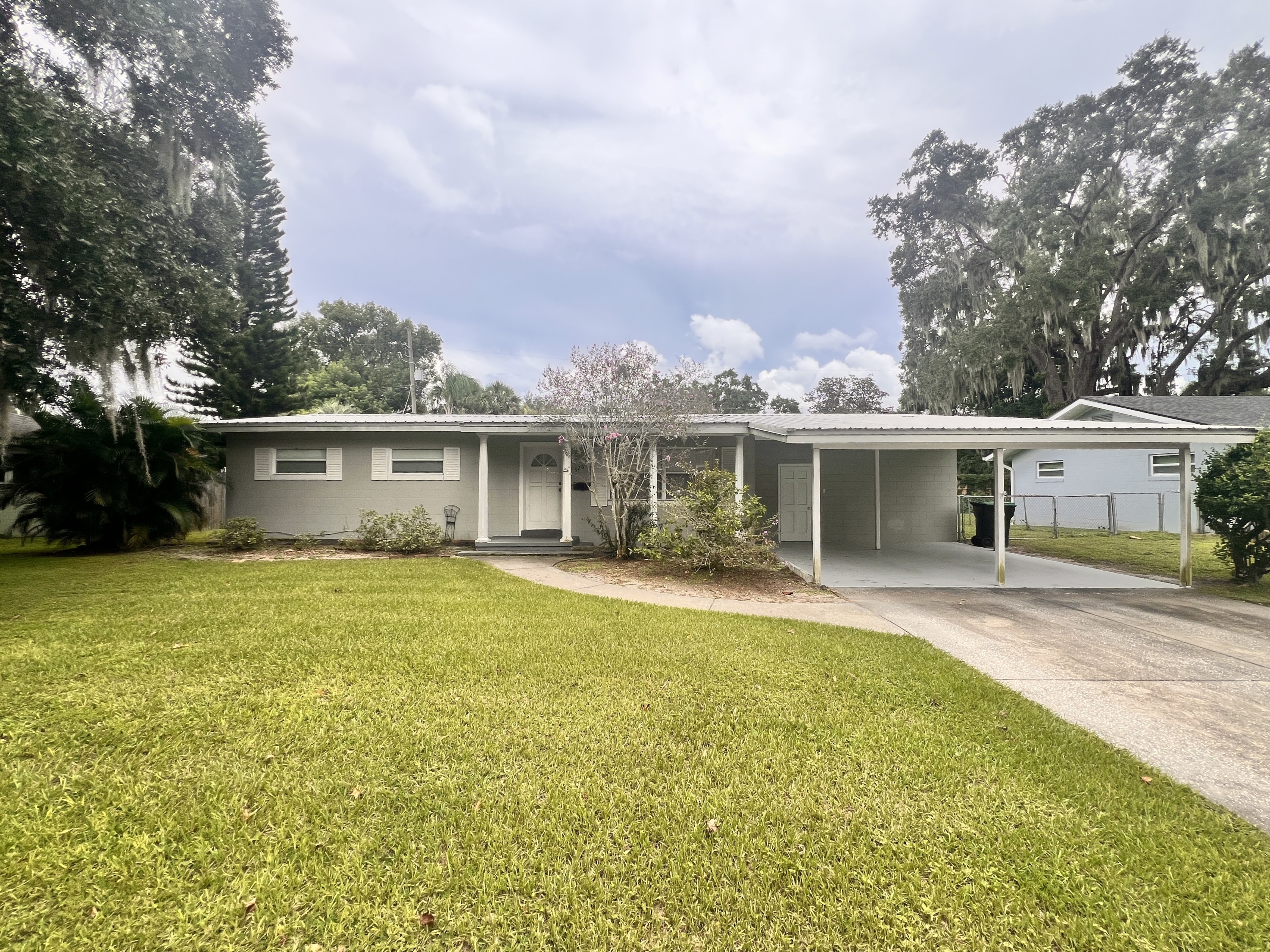 526 Baxter Street