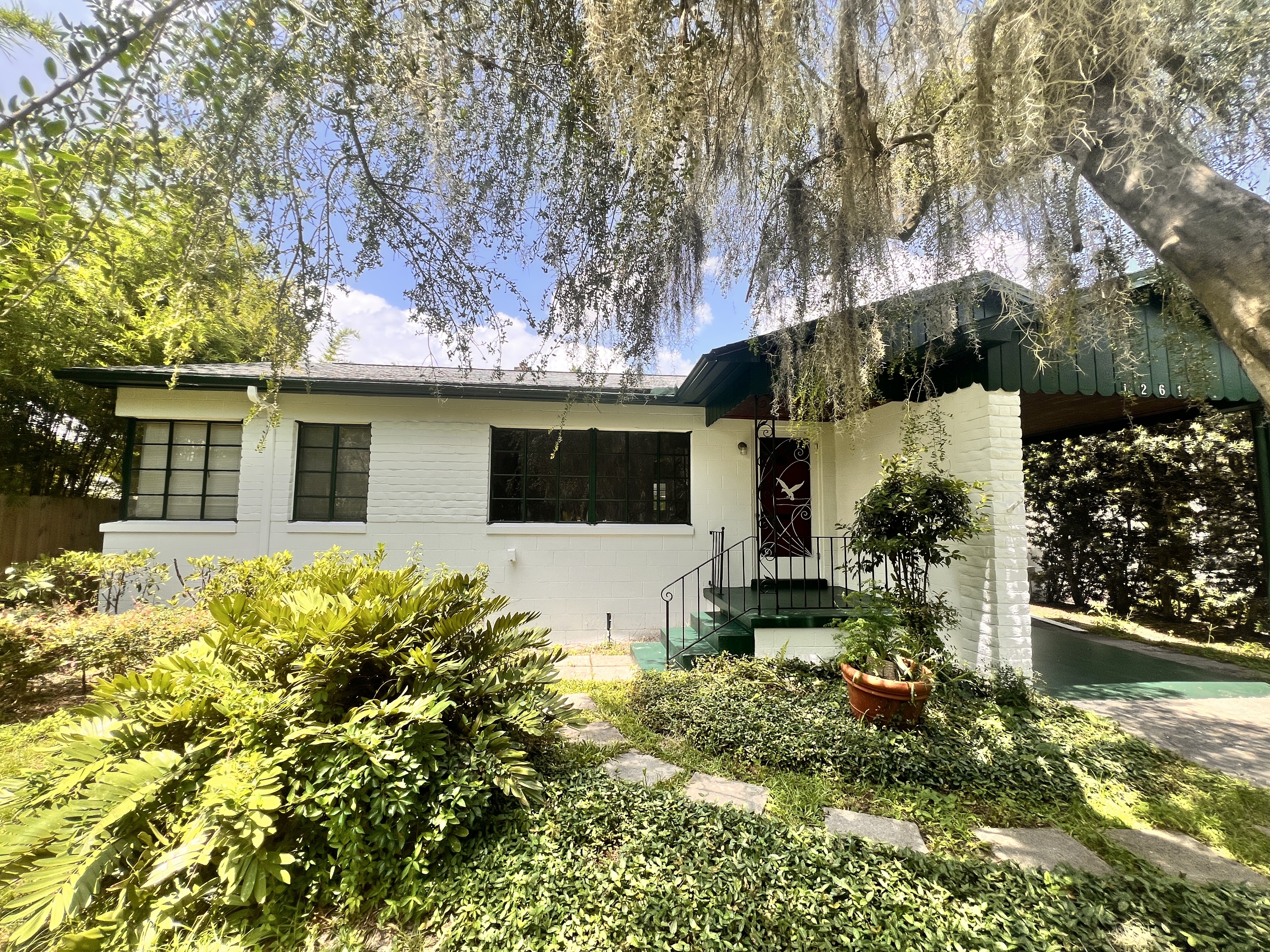 1261 Richmond Rd