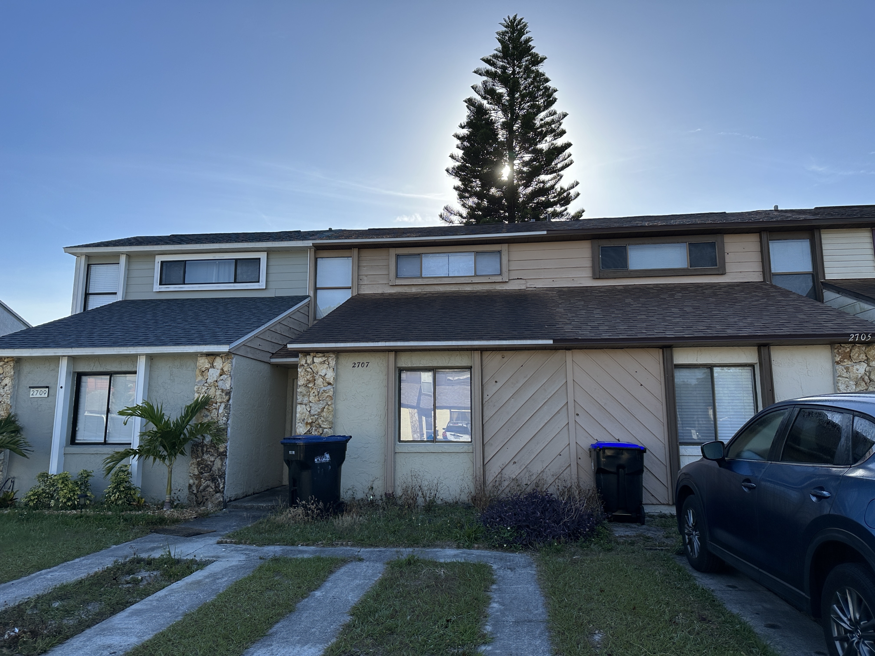 2707 Hunt Club Lane